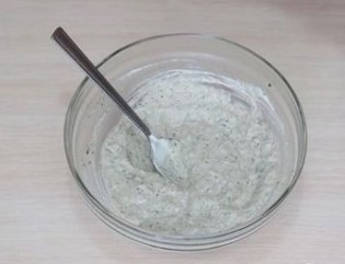 Ang powder uban sa sour cream